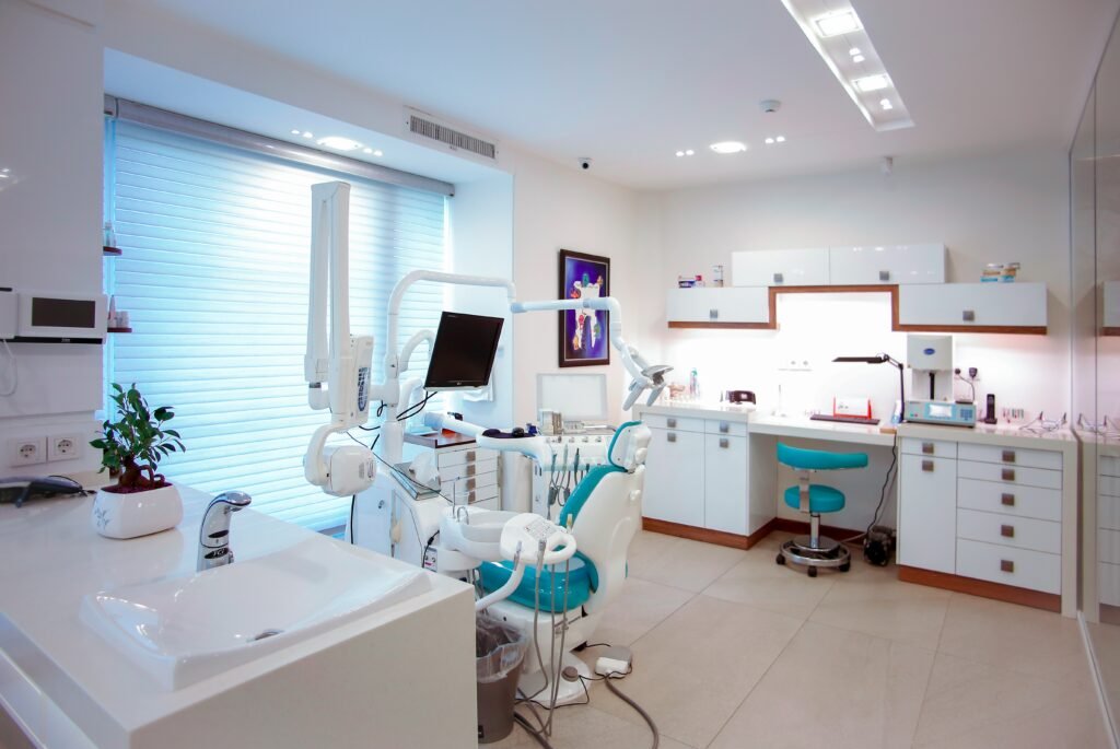 hero dental clinic homepage
